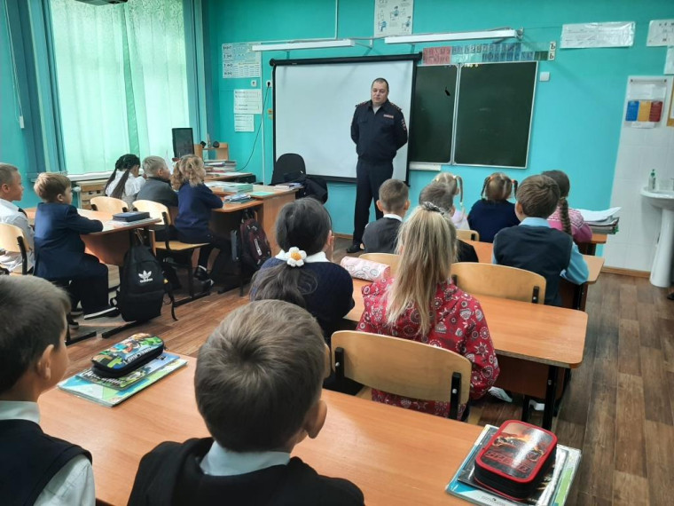 Встреча с инспектором ГИБДД.